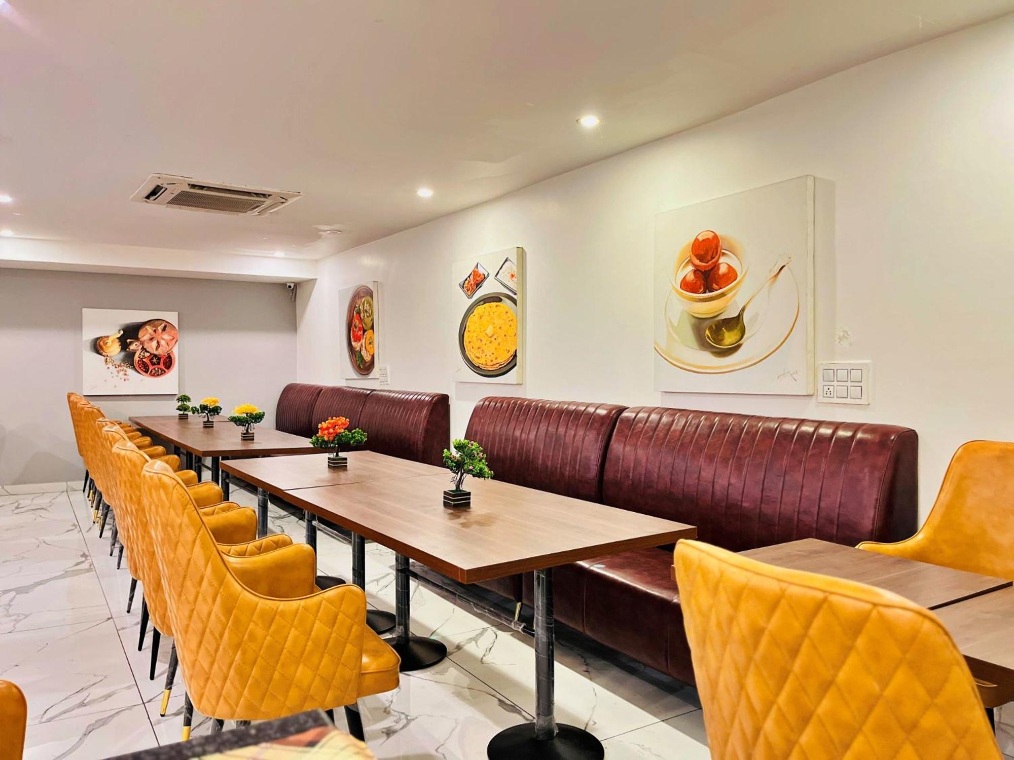 Aamantran Residency Hotel, Sohna Road, Sector 49, Gurugram Gurgaon Exterior foto