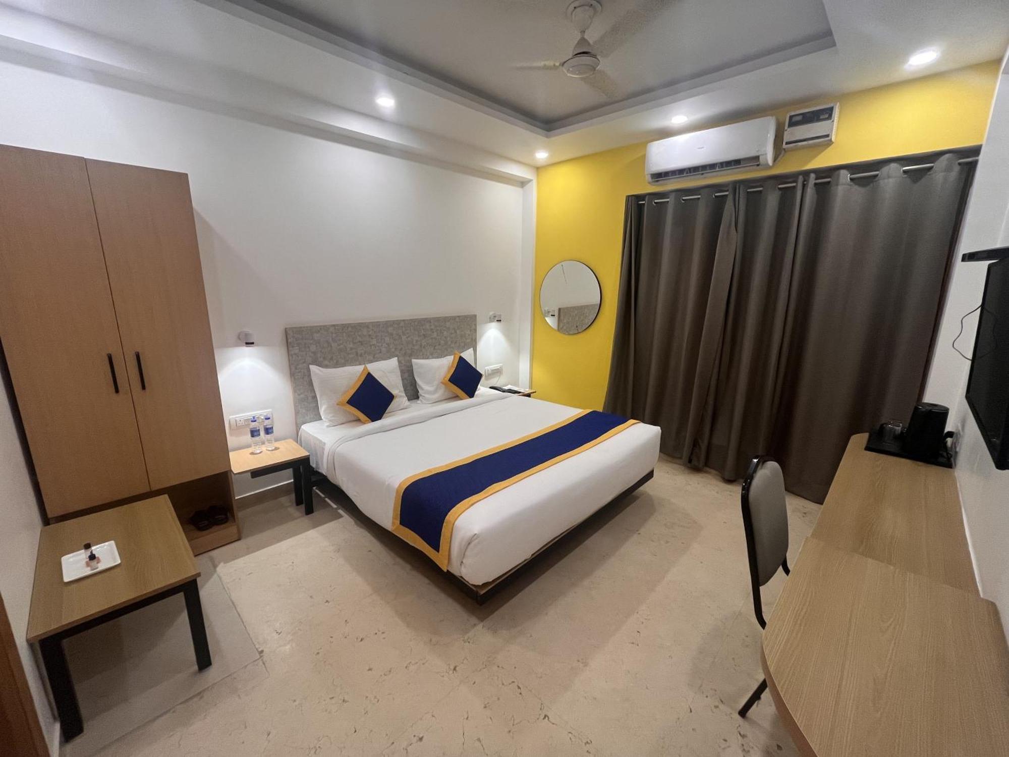 Aamantran Residency Hotel, Sohna Road, Sector 49, Gurugram Gurgaon Exterior foto