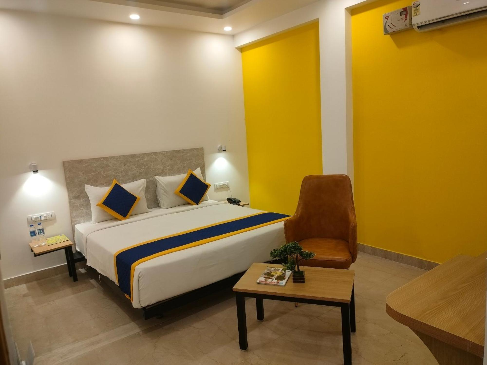 Aamantran Residency Hotel, Sohna Road, Sector 49, Gurugram Gurgaon Exterior foto
