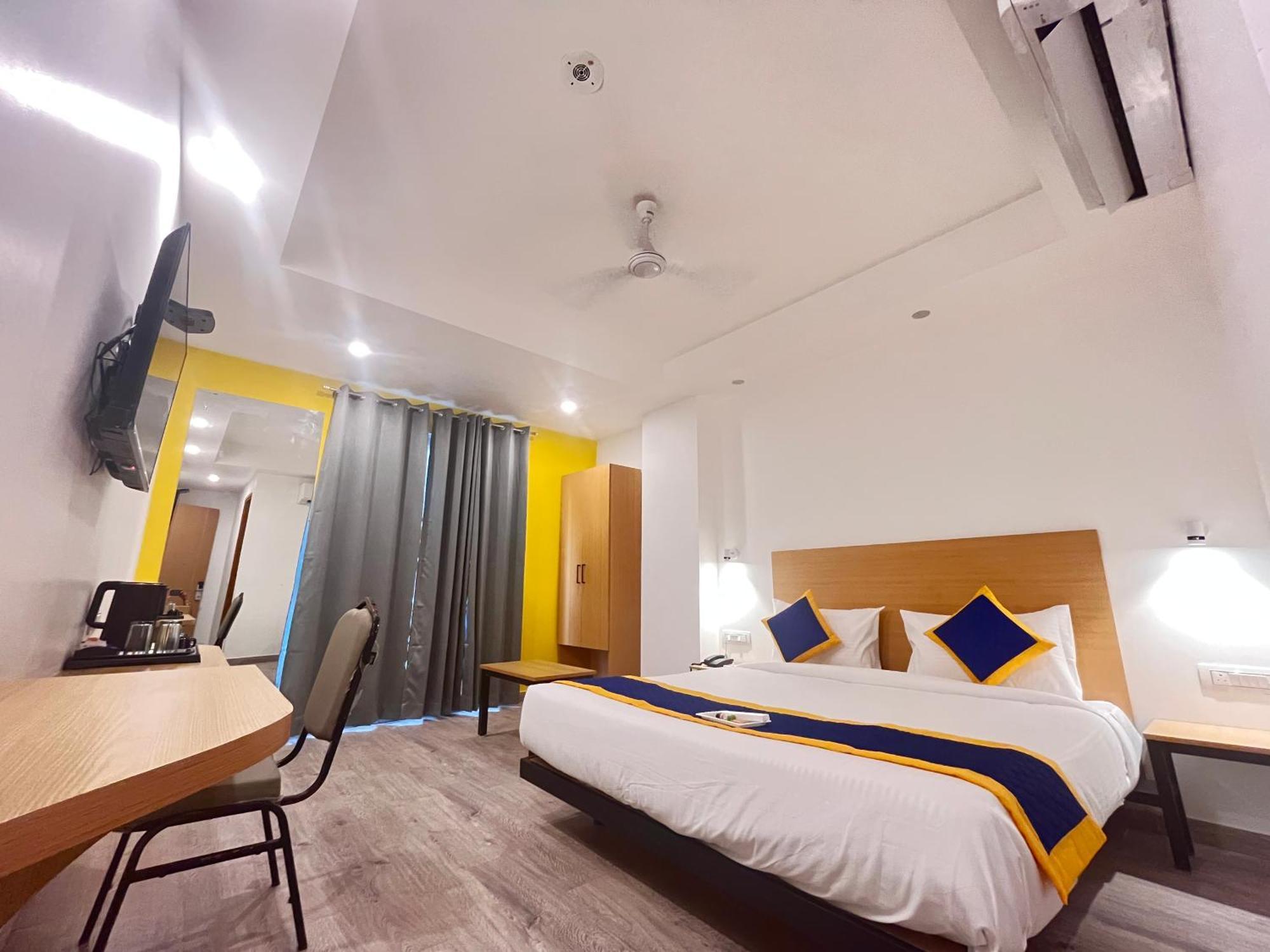 Aamantran Residency Hotel, Sohna Road, Sector 49, Gurugram Gurgaon Exterior foto