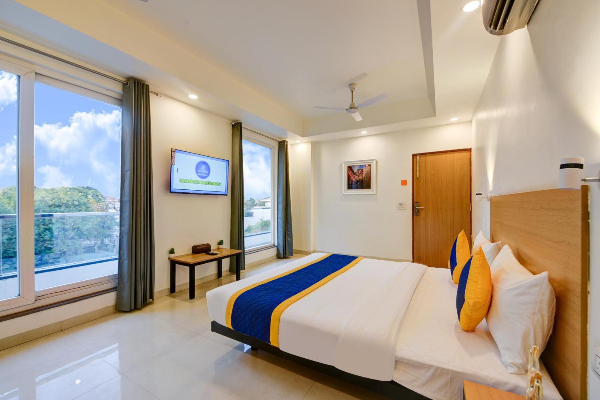 Aamantran Residency Hotel, Sohna Road, Sector 49, Gurugram Gurgaon Exterior foto